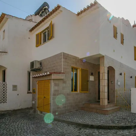 בית נופש Flh Da Luz Town House